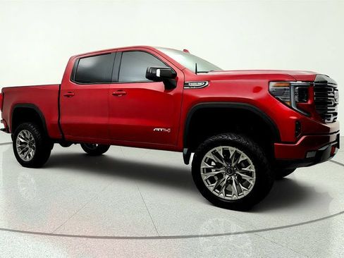 Used 2022 GMC Sierra 1500 AT4 w/ AT4 Premium Package AWD/4WD image 3