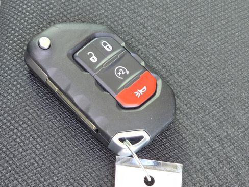 Used 2022 Jeep Gladiator Sport image 38