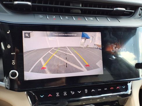 New 2026 Jeep Grand Cherokee L Limited w/ Trailer Tow Package AWD/4WD image 18