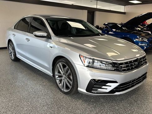 Used 2018 Volkswagen Passat 2.0T R-Line w/ R-Line Lighting Package FWD image 7