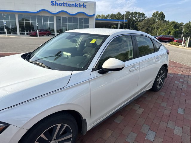 Used 2023 Honda Civic LX image 3