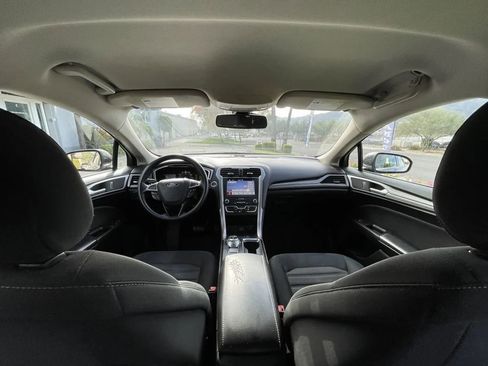 Used 2019 Ford Fusion SE image 13
