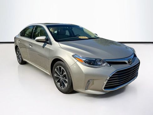 Used 2017 Toyota Avalon XLE Premium w/ Carpet Mat Package FWD image 1