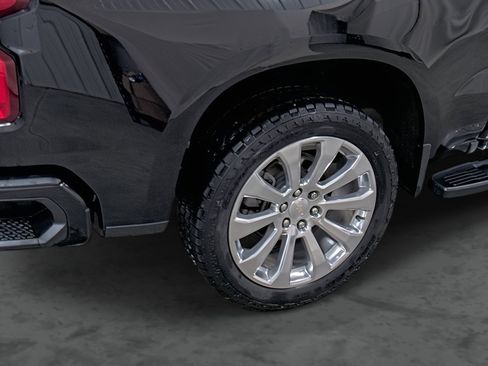Used 2021 Chevrolet Silverado 1500 High Country w/ Technology Package AWD/4WD image 12