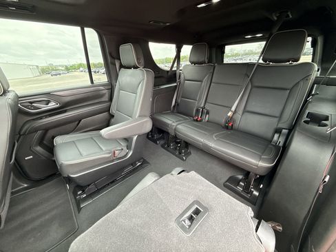 Used 2024 GMC Yukon XL SLT w/ SLT Luxury Package RWD image 26