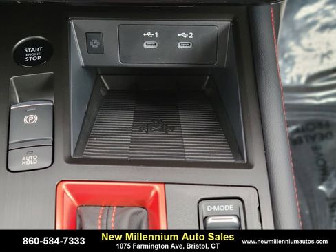 Used 2025 Nissan Kicks SR image 23