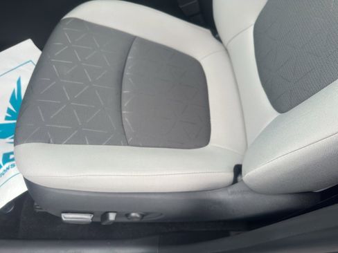 Used 2025 Toyota RAV4 XLE image 8