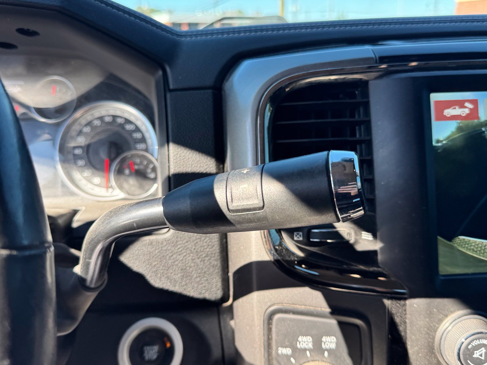 Used 2018 RAM 2500 Laramie w/ Sport Appearance Group AWD/4WD image 20
