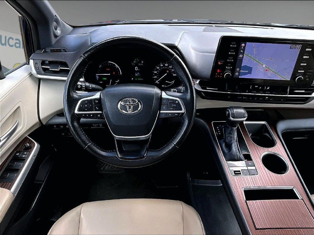 Used 2022 Toyota Sienna XLE w/ XLE Plus Package AWD/4WD image 18