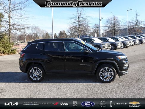Used 2022 Jeep Compass Latitude image 8