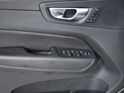 Used 2025 Volvo XC60 B5 Plus image 20