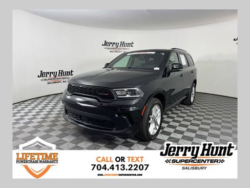 Used 2024 Dodge Durango GT image 1