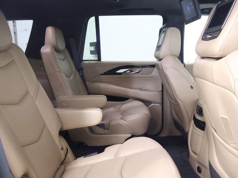 Used 2019 Cadillac Escalade Platinum AWD/4WD image 24