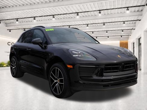Used 2025 Porsche Macan AWD/4WD image 1