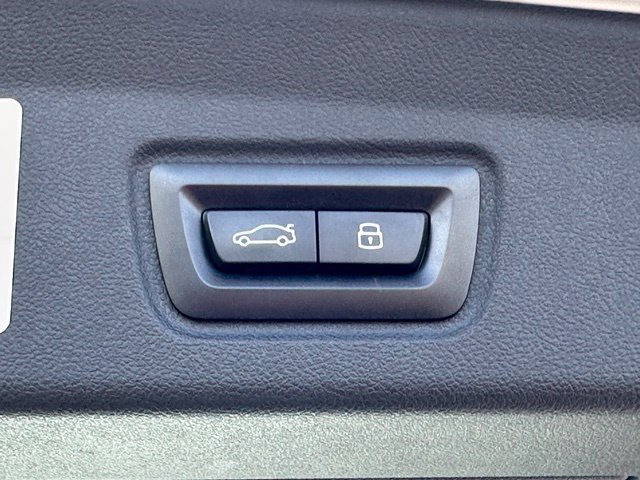 Used 2023 BMW i4 eDrive40 w/ M Sport Package RWD image 19