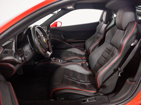 Used 2011 Ferrari 458 Italia Coupe RWD image 21