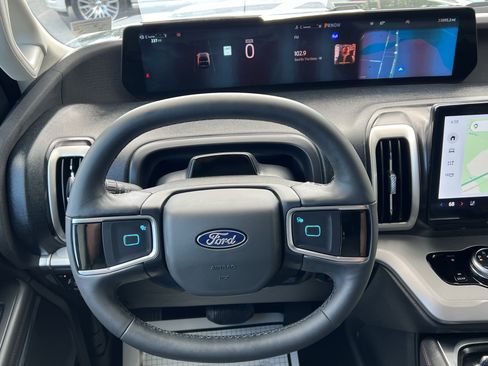 Used 2025 Ford Expedition Max Active AWD/4WD image 45
