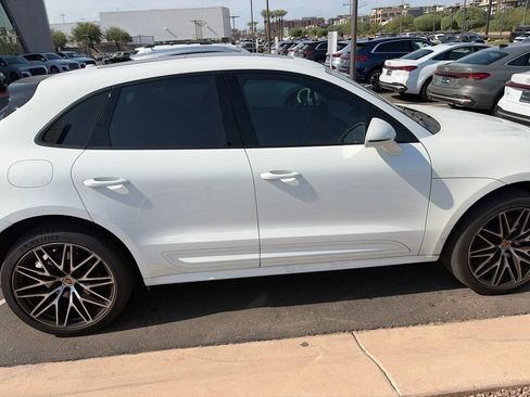 Used 2023 Porsche Macan AWD/4WD image 8