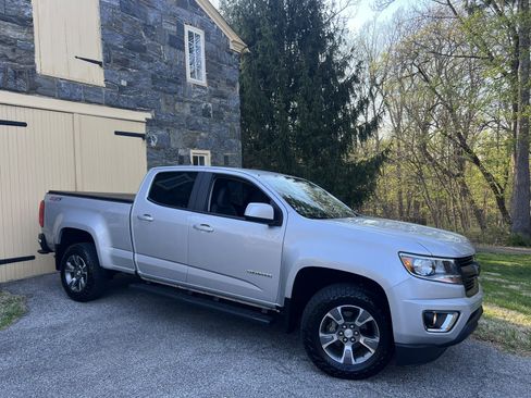 Used 2019 Chevrolet Colorado Z71 image 1