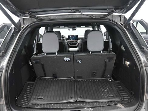 Used 2025 Ford Explorer ST-Line image 13