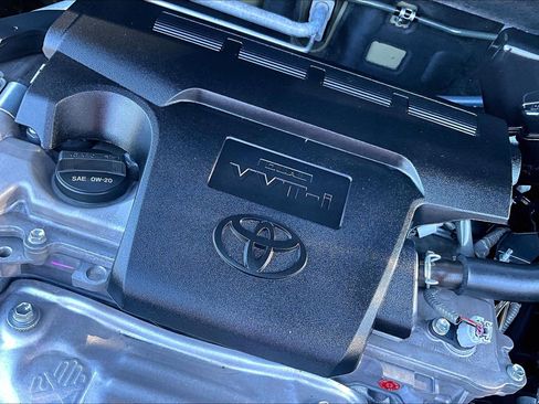 Used 2015 Toyota RAV4 Limited image 32