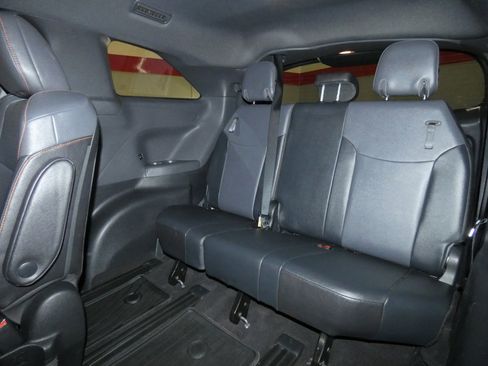 Used 2021 Toyota Sienna XSE image 25