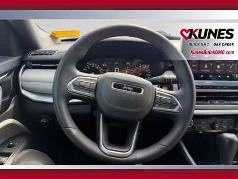 Used 2025 Jeep Compass Limited AWD/4WD image 29
