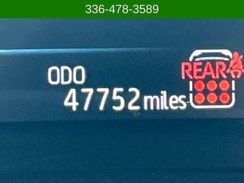 Used 2025 Toyota Sienna LE w/ LE Plus Package FWD image 16