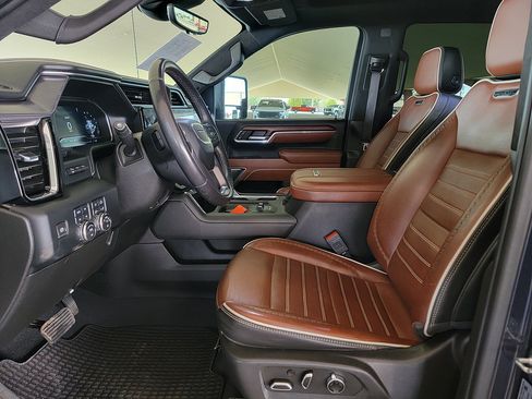 Used 2024 GMC Sierra 2500 Denali Ultimate w/ Max Trailering Package AWD/4WD image 2