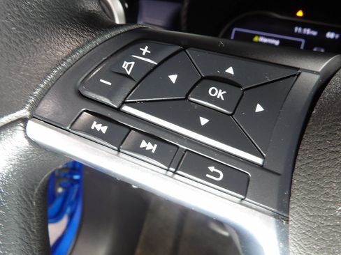 Used 2024 Nissan Versa SV w/ Trunk Package FWD image 15