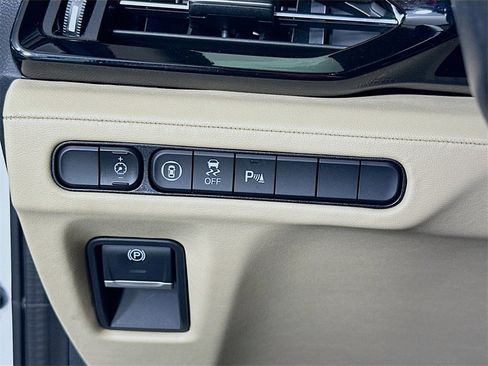 Used 2022 Acura MDX SH-AWD w/ Technology Package image 23