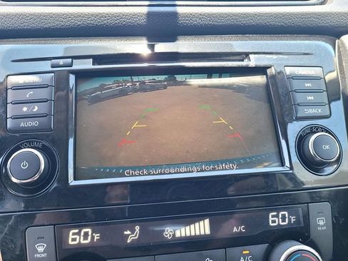 Used 2018 Nissan Rogue SV FWD image 10