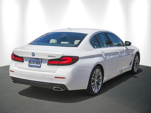 Certified 2023 BMW 530e w/ Convenience Package RWD image 6