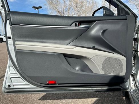 Used 2022 Toyota Camry SE image 29