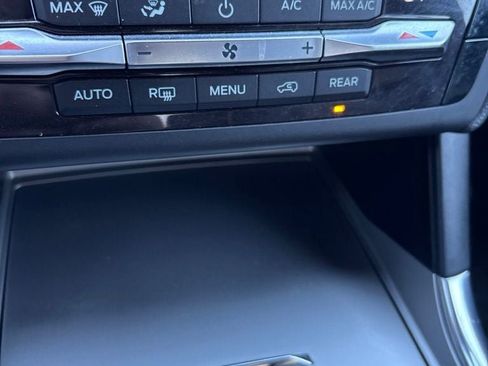 Used 2020 Ford Explorer XLT w/ Equipment Group 202A AWD/4WD image 20