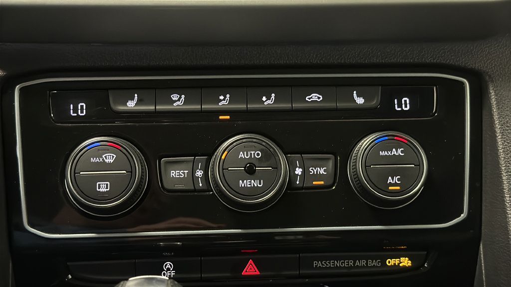 Used 2022 Volkswagen Atlas SEL AWD/4WD image 18