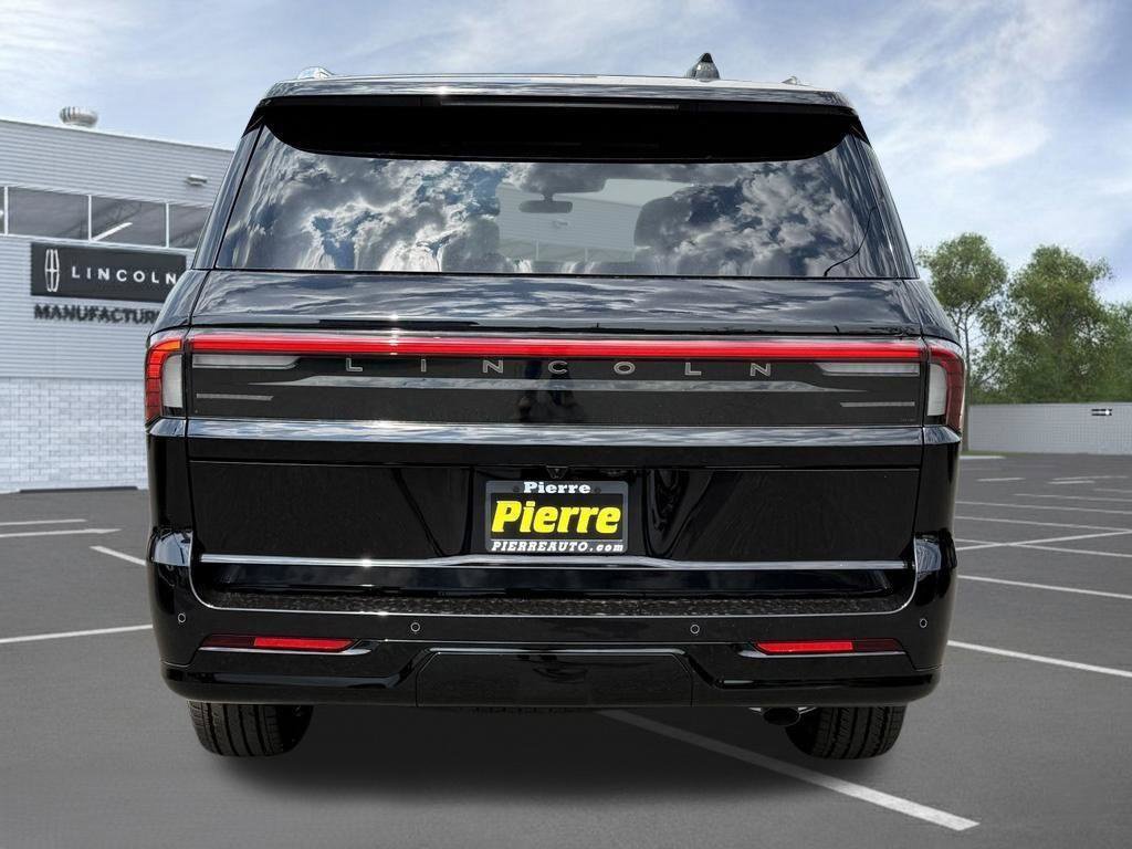 New 2027 Lincoln Navigator Reserve AWD/4WD image 6
