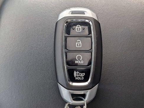Used 2025 Hyundai Venue SEL FWD image 32