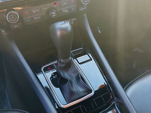 Used 2022 Jeep Compass Altitude w/ Convenience Group image 15