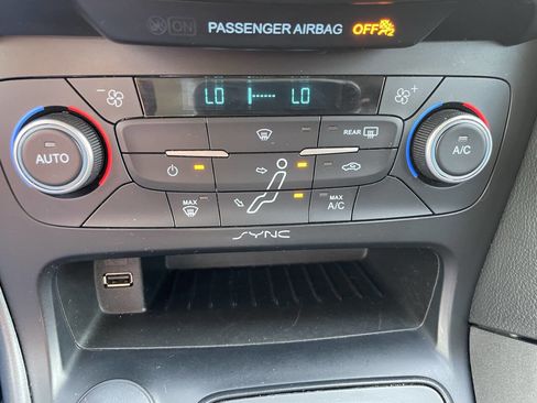 Used 2018 Ford Focus SEL image 20