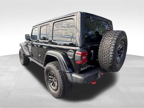 Used 2025 Jeep Wrangler Unlimited Rubicon AWD/4WD image 5