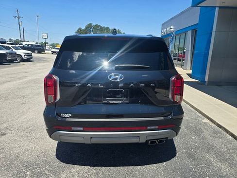 Used 2023 Hyundai Palisade Limited FWD image 4