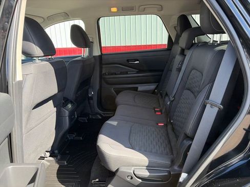 Used 2022 Nissan Pathfinder S AWD/4WD image 35