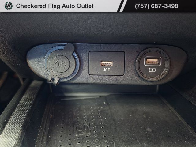Used 2022 Hyundai Elantra SEL w/ Convenience Package FWD image 17