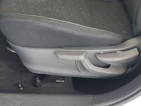 Used 2022 Nissan Kicks S FWD image 15
