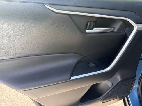 Used 2023 Toyota RAV4 AWD Hybrid image 16