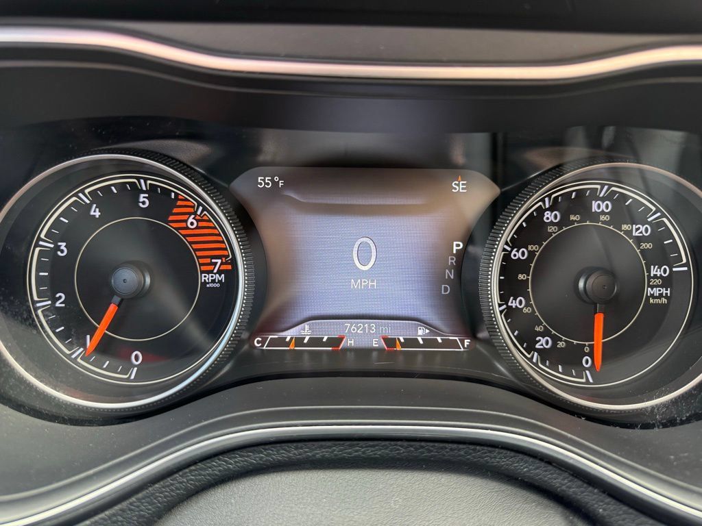Used 2019 Jeep Cherokee Limited AWD/4WD image 13
