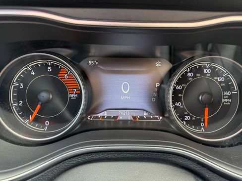 Used 2019 Jeep Cherokee Limited AWD/4WD image 13
