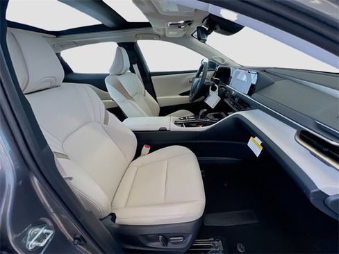 New 2026 Toyota Crown Limited image 32