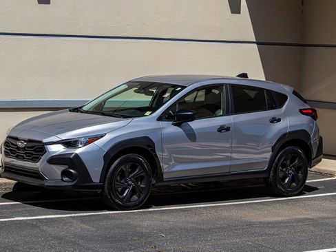 Used 2024 Subaru Crosstrek 2.0i AWD/4WD image 3